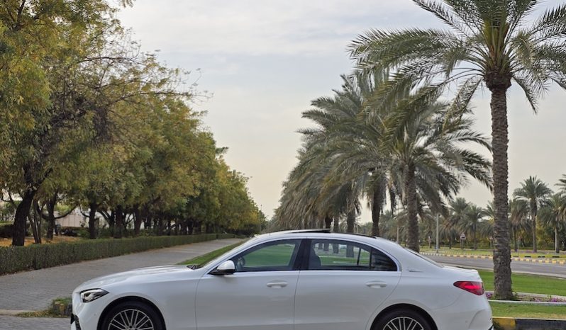 Mercedes-Benz C-Class C260 L full